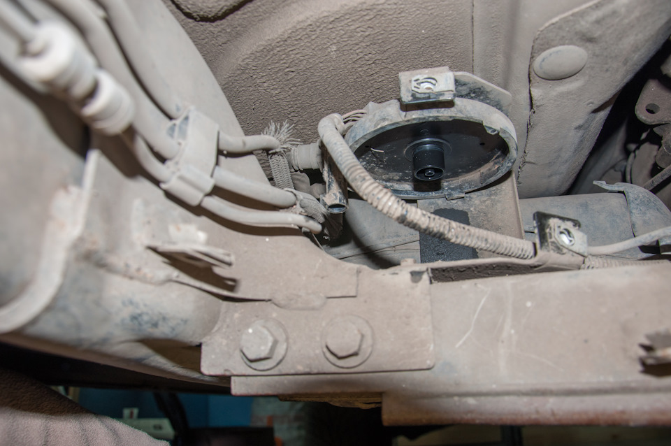 Замена топливного фильтра со снятием кузова!) - Land Rover Discovery III, 3,6 л,