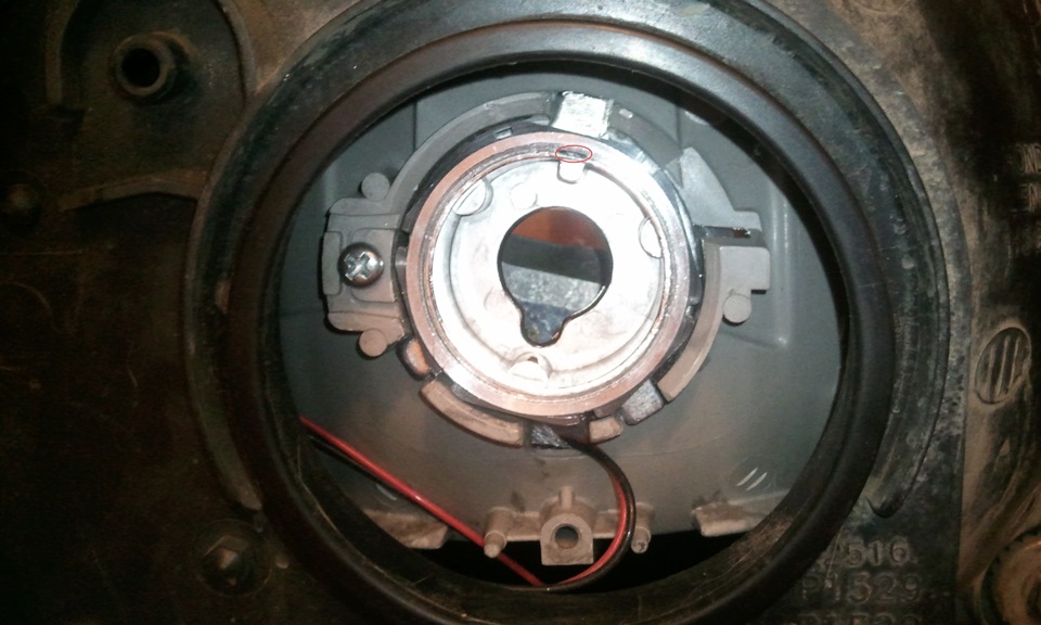 фиксирующий паз — Honda Civic Hatchback (7G)