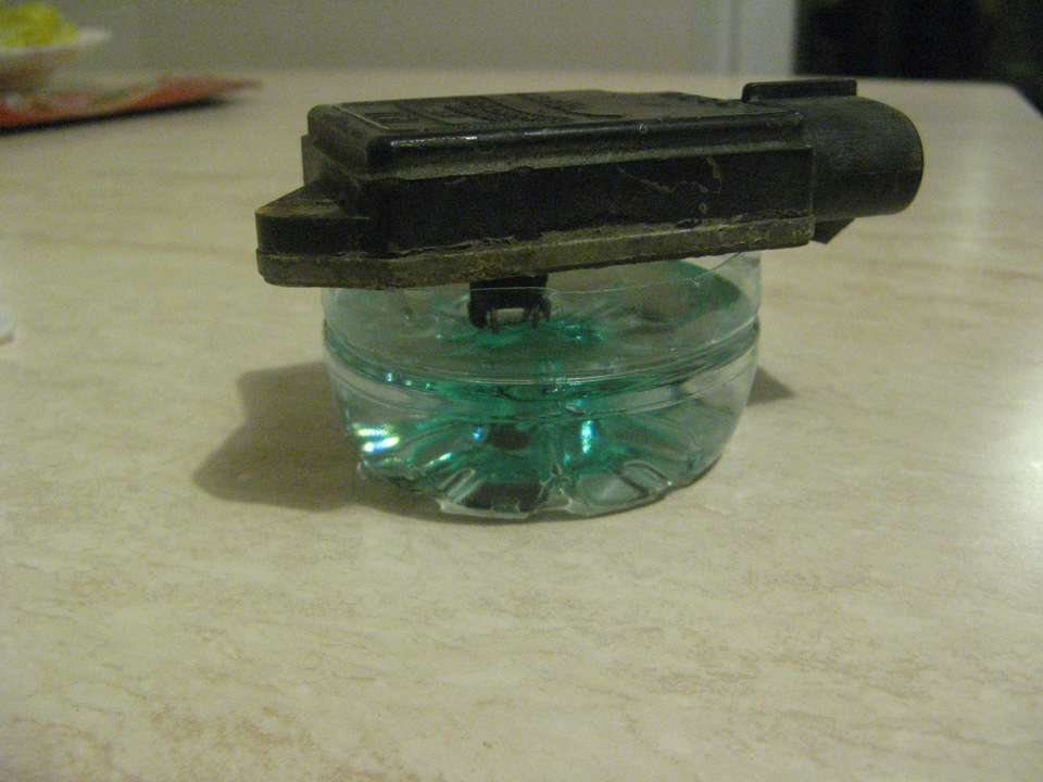 Промывка датчика массового расхода воздуха — Ford Explorer (1G), 4 л ...