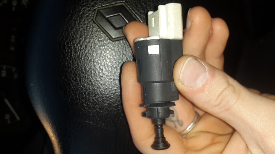 лягушка рено 1. Era 330707 датчик стоп-сигнала. лягушка на рено логан 1. лягушка рено 1. лягушка тормоза рено логан 2.