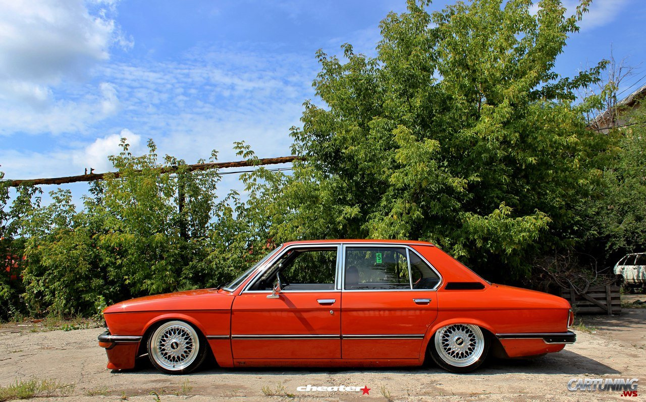 Е 12 1 4. BMW e12 stance. Е12 стенс. BMW e12 Red. БМВ е12 стенс.