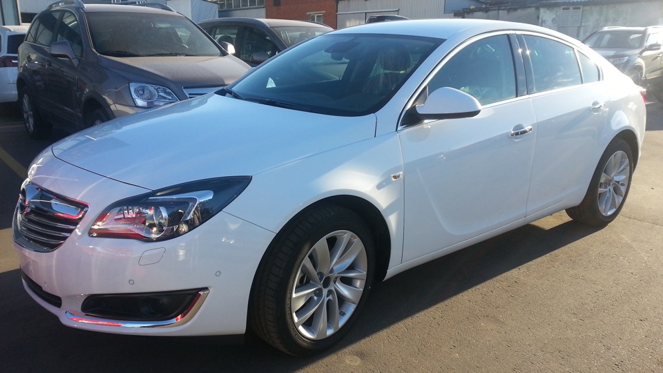 Opel Insignia Hatchback 1.6 SIDI MT