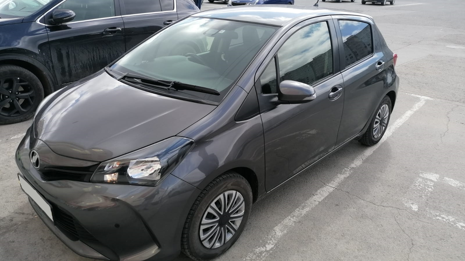 Toyota Vitz (130) 1.0 бензиновый 2015 | Графитовый на DRIVE2