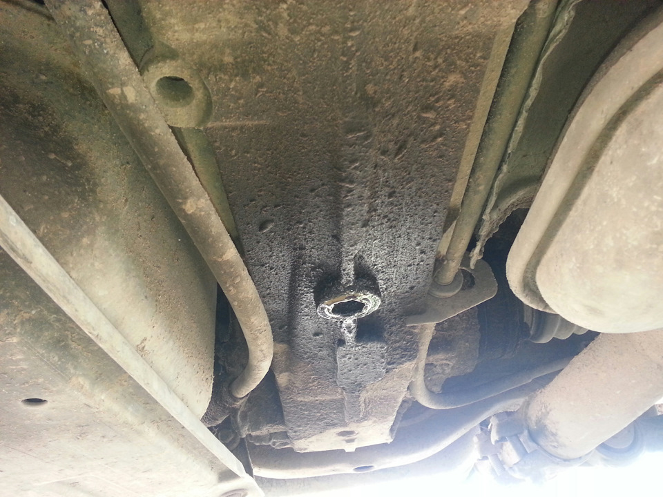 через что заливается масло в редуктор? — Audi A6 (C4), 2,8 л, 1995 года ...