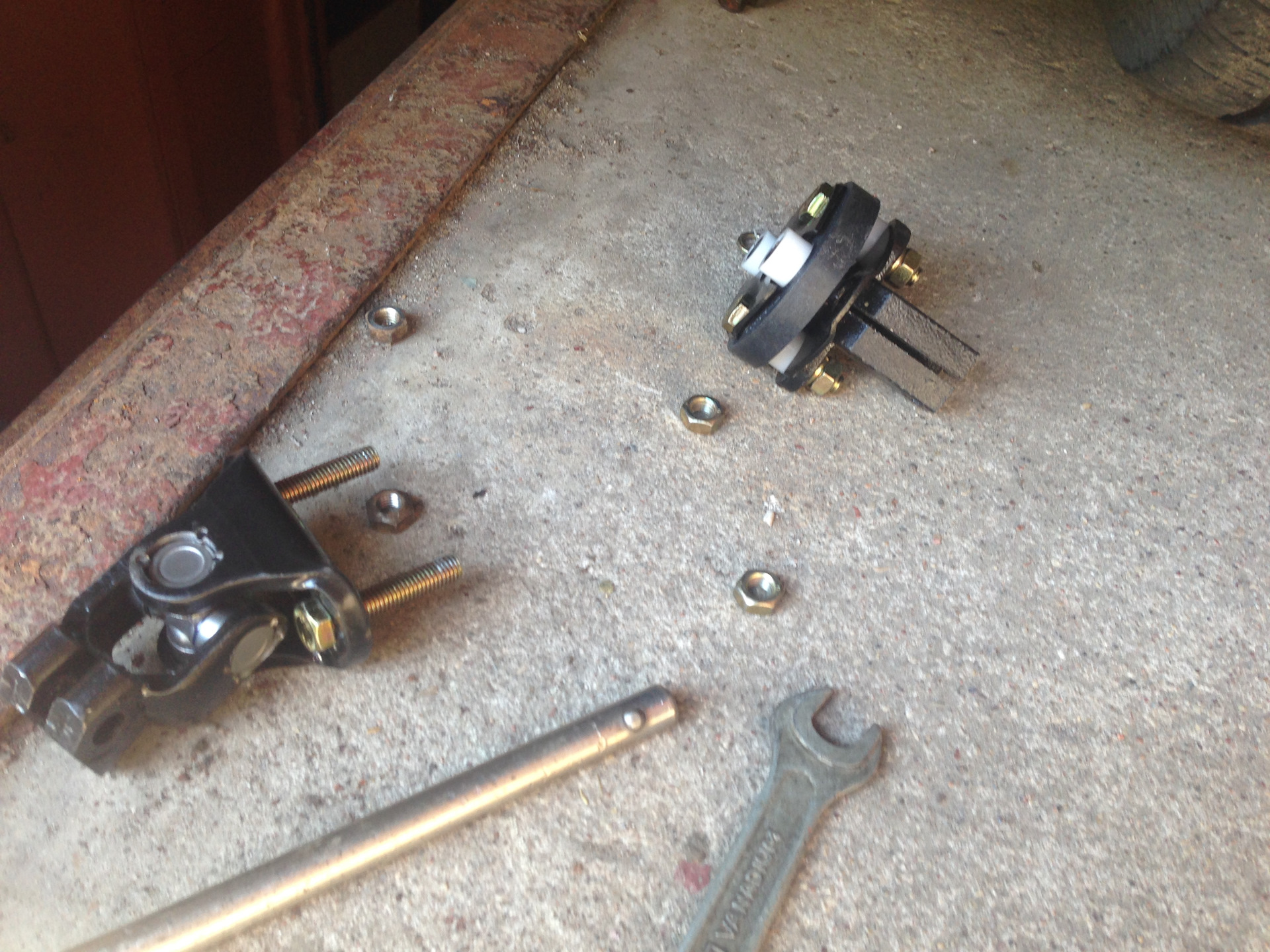 Замена крестовины рулевого карданчика — Great Wall Sing, 2,4 л, 2006 ...