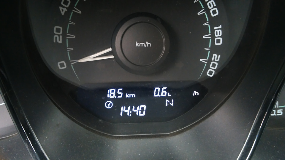 Скачет 0.6-0.7 л — Lada Vesta (1G)