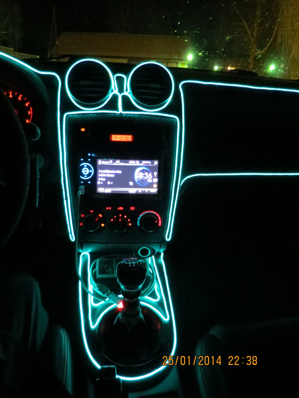 подсветка салона и частичная оклейка торпеды ( катайской алькантарой ...