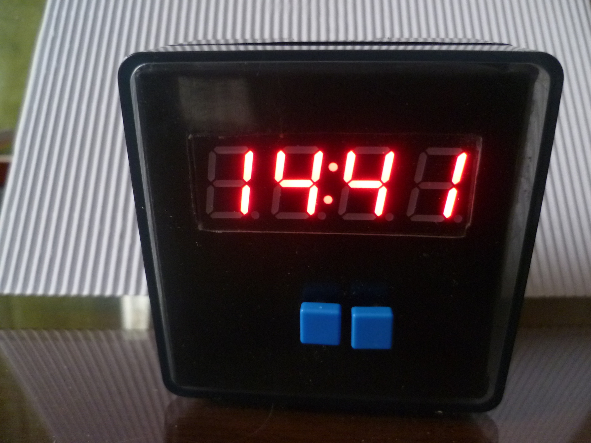 Led часы настройка. Эл.часы от сети на светодиодных индикаторах. Конструктор часы электронные. DIY набор "электронные часы - будильник". Часы секунды светодиоды.