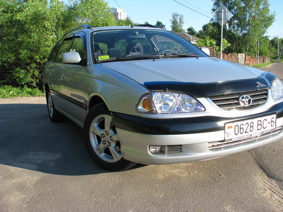 Toyota Avensis t22 черный