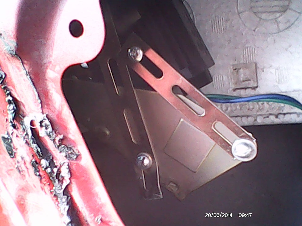 Замена активатора замка двери — Mazda Demio (1G), 1,3 л, 2002 года ...