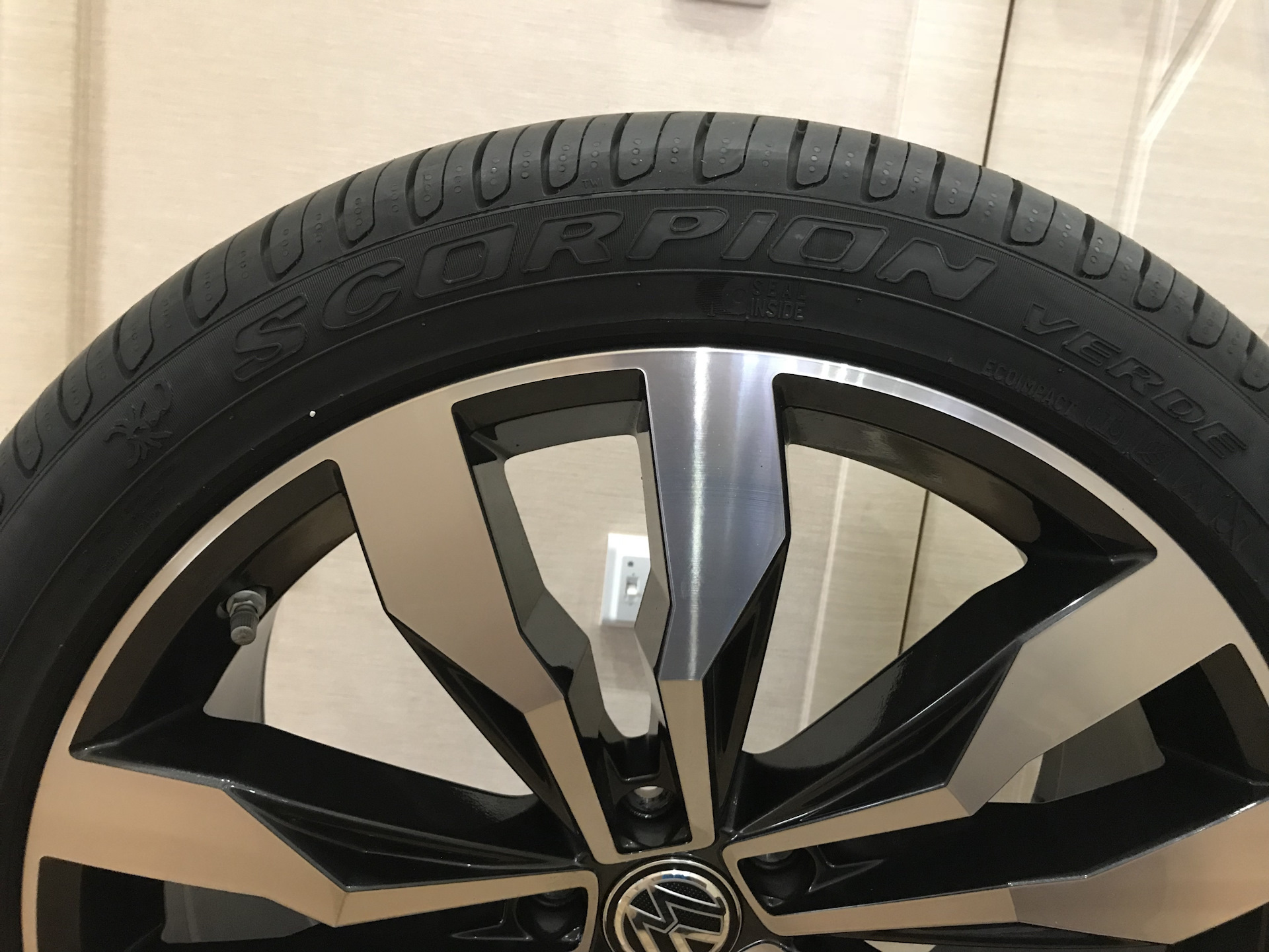 Оригинальные колеса. Диски Кодиак r20 255/40. Suzuka r20 Skoda Kodiaq. Диски r19 Suzuka + Кодиак. Диски Suzuka r20 Kodiak.