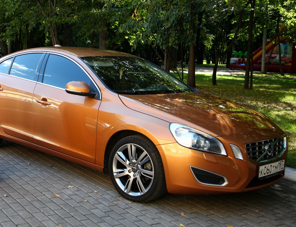 Volvo s60 2. Volvo s60 2012. Вольво s60 2012. Volvo s60 оранжевая. Вольво s60 рыжая.