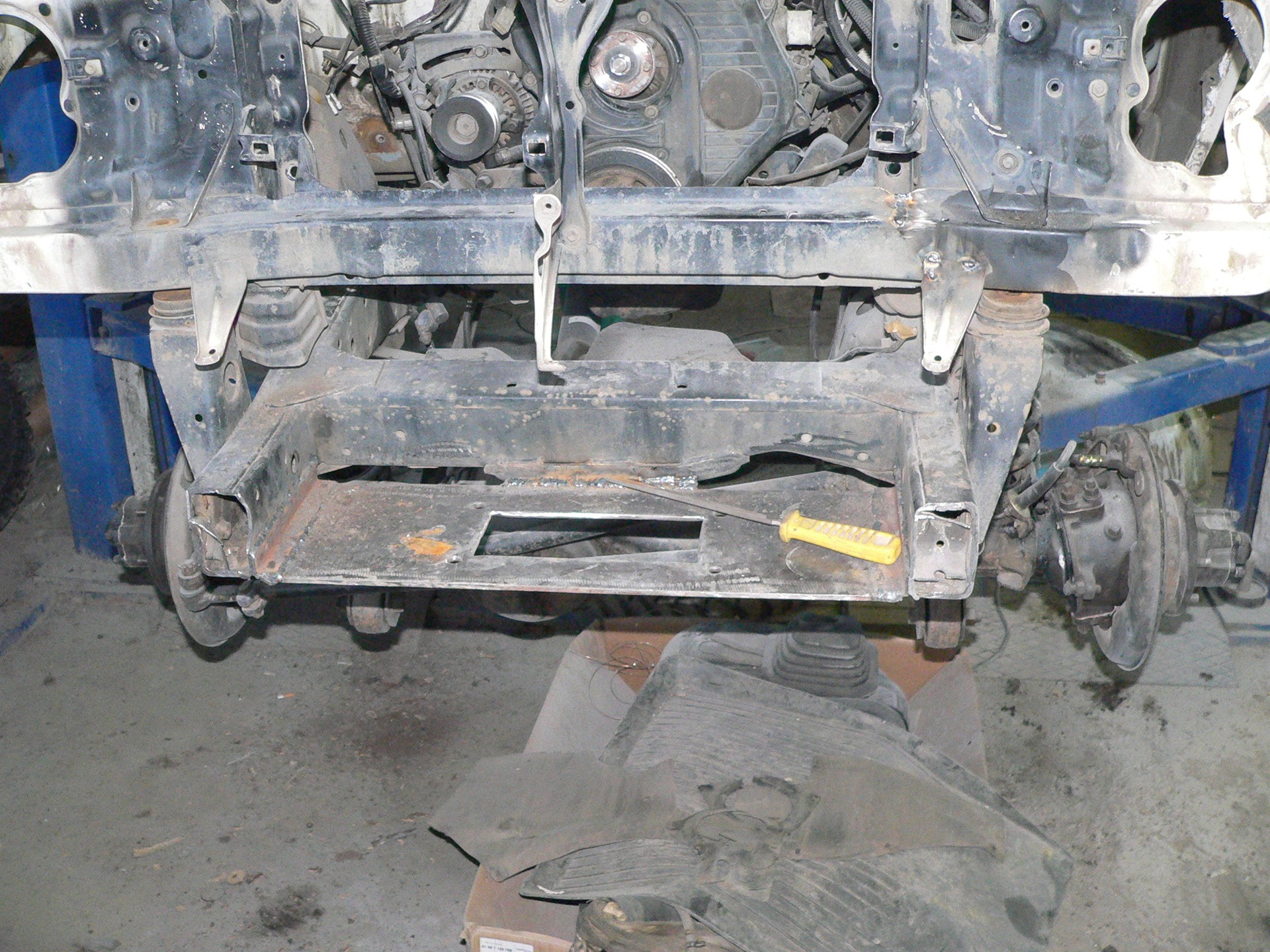 Repair continues - Toyota Land Cruiser 28 L 1992