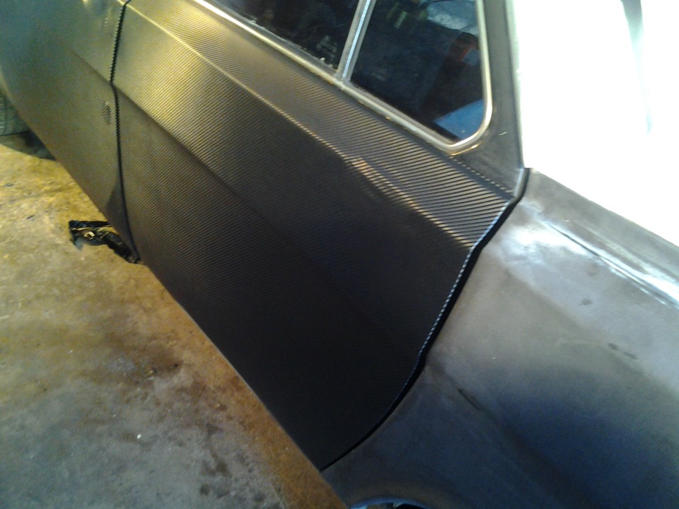 Оклейка машины пленкой под \"Карбон\" (Часть 2) — ГАЗ 24, 2,4 л., 1985 ...