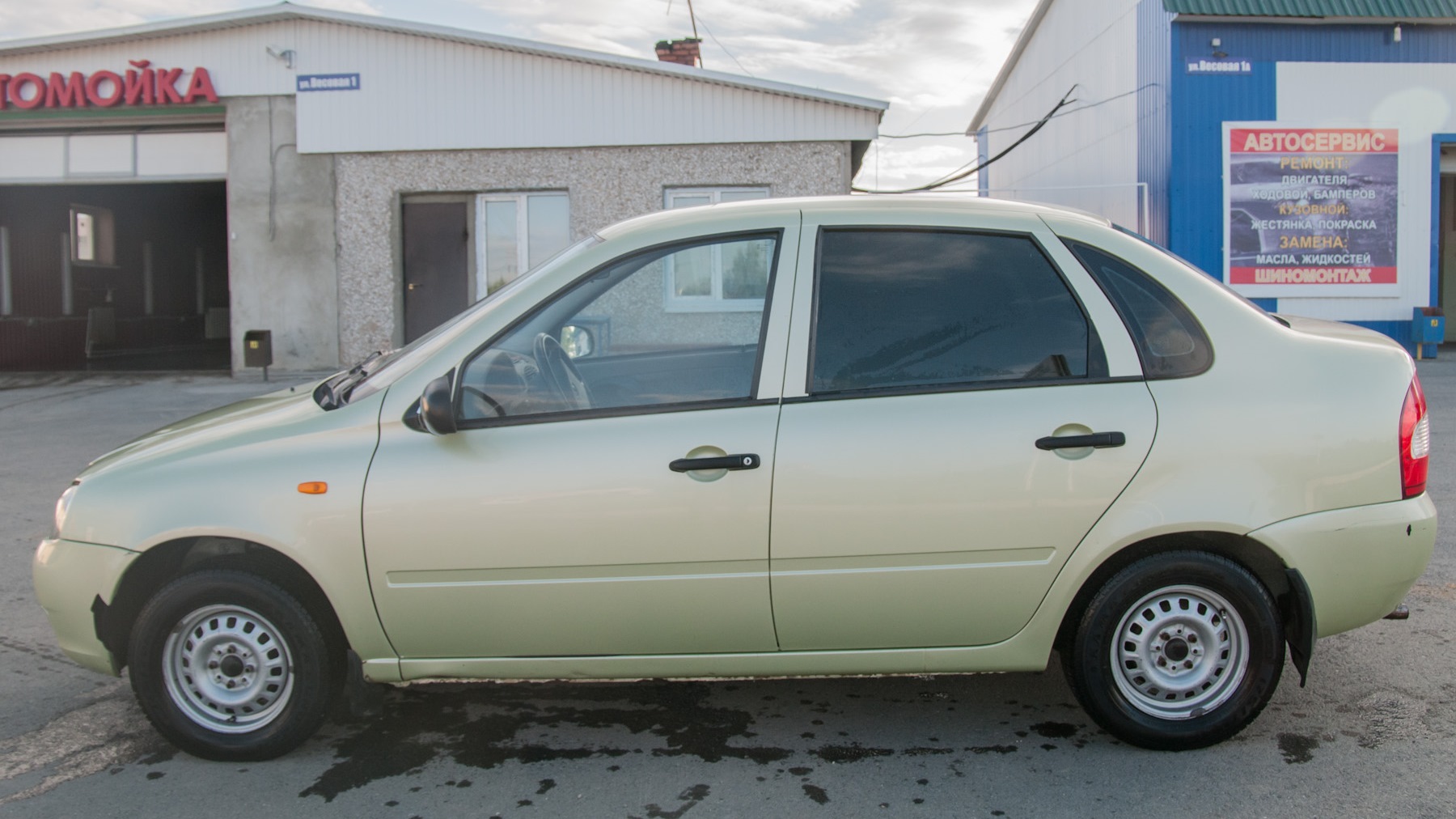 Lada Калина седан 1.6 бензиновый 2006 | Зеленая на DRIVE2