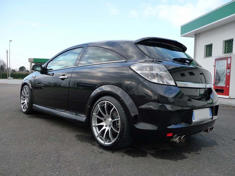 Opel Astra GTC 2008 на дисках