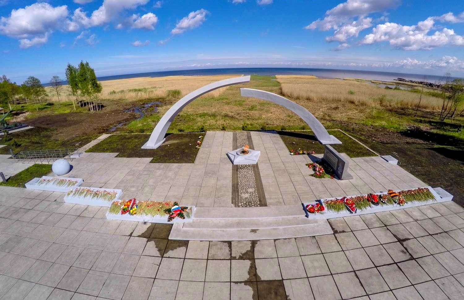 памятник блокаде ленинграда в санкт петербурге разорванное кольцо