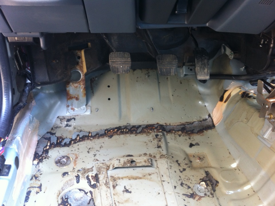 Шумка моторного отсека со стороны салона. — Nissan Almera II (N16), 1,5 ...