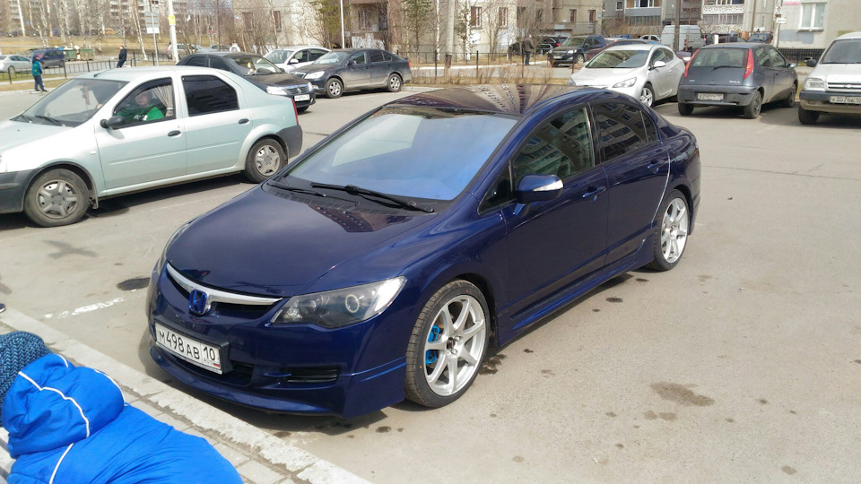 РЎРёРЅРёР№ Honda Civic 4d Type r