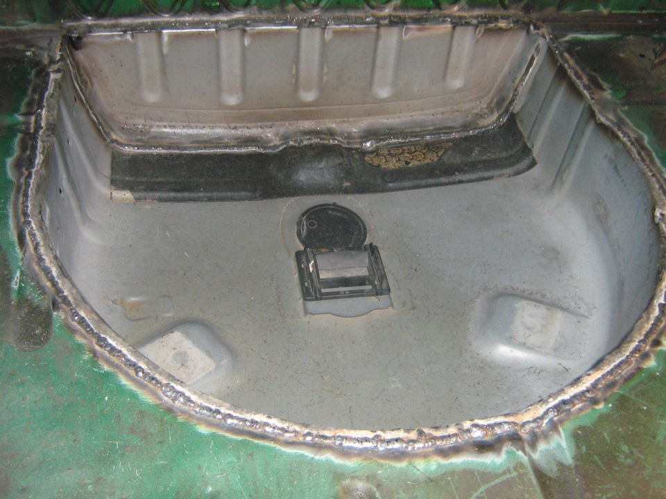 корыто запаски хундай солярис. тазик запасного колеса ваз 2108. корыто под запаску. корыто под запаску rav4 50. саб в запаску хендай туссан 2008.