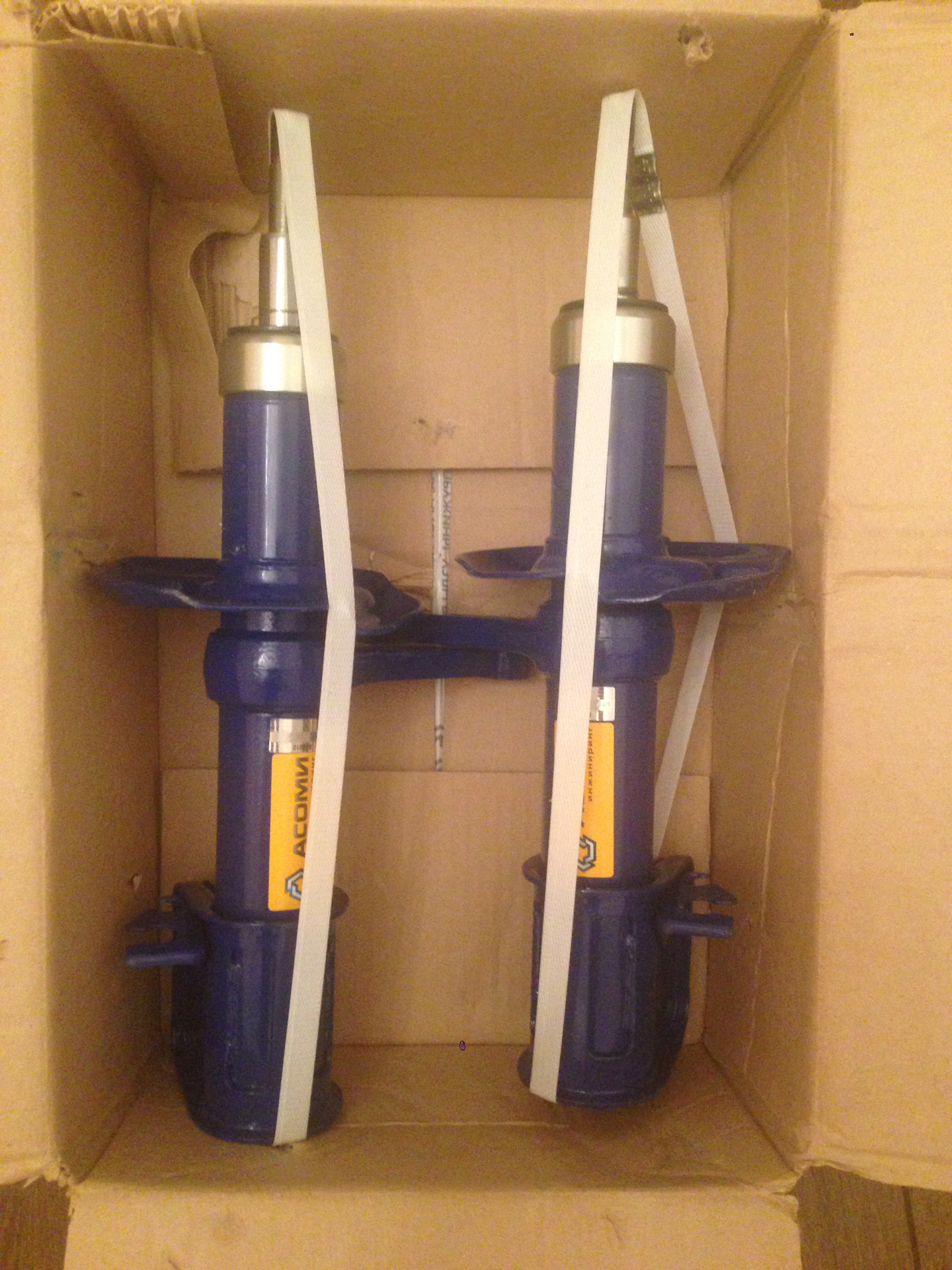 Стойки калина 2 спорт. Стойки АСОМИ Калина спорт 2. Передние стойки Калина спорт 2 VIN z0x219259hs002656. Замена передних стоек Калина 2 спорт.