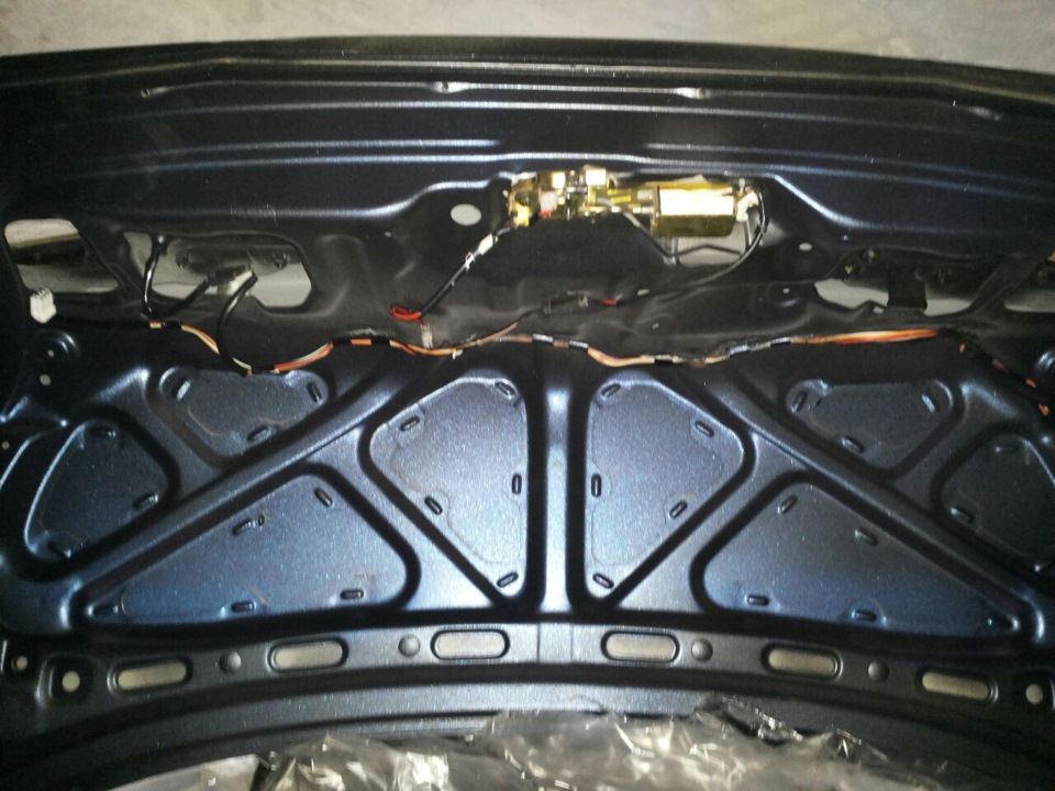 Капот и Крышка багажника изнутри готовы — Mazda Xedos 9, 2,5 л, 1994 ...