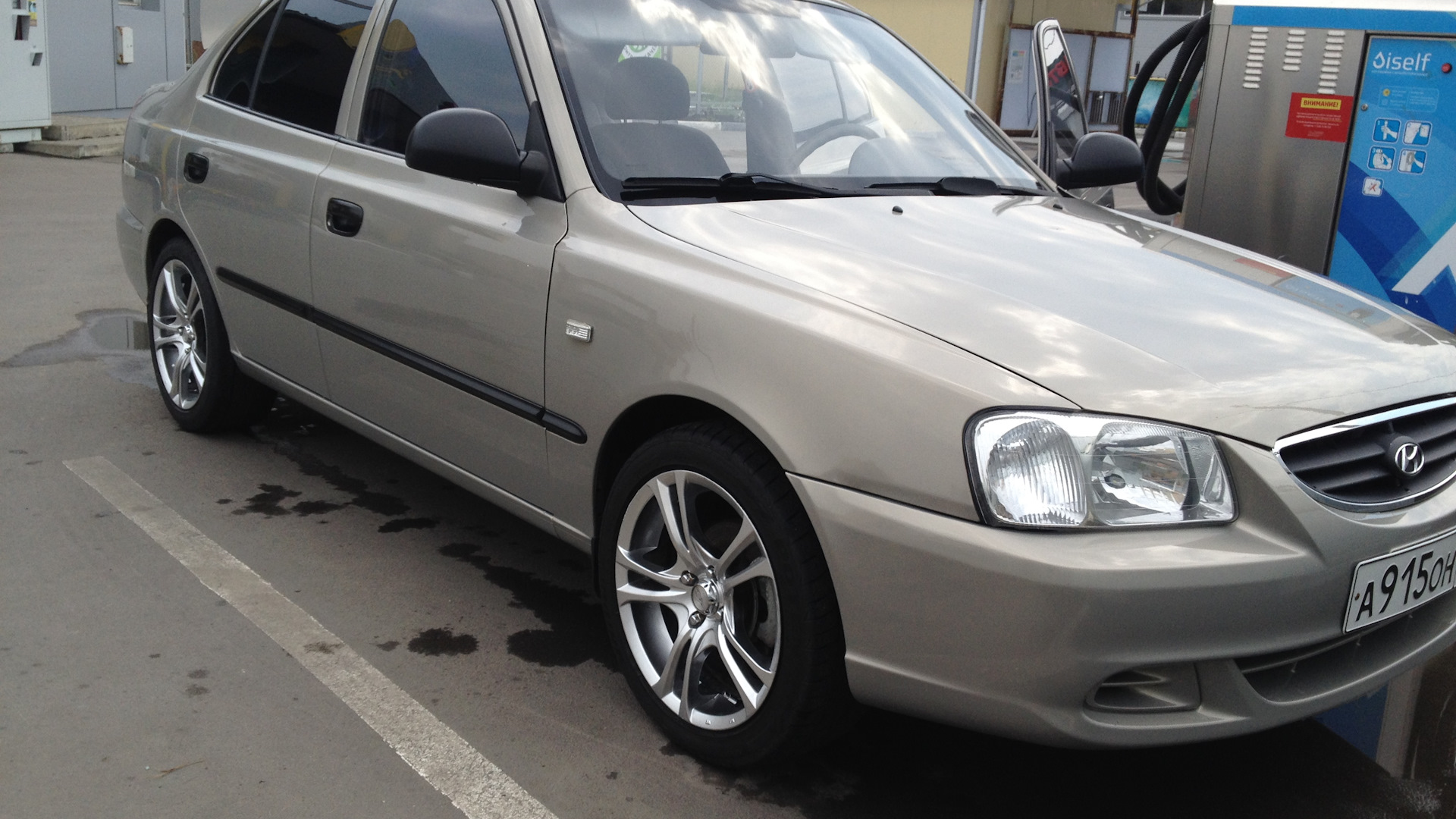 Hyundai Accent (3G) 1.6 бензиновый 2007 | Светло-бежевый на DRIVE2