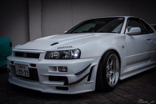 Neksa Autotuning Skyline r34