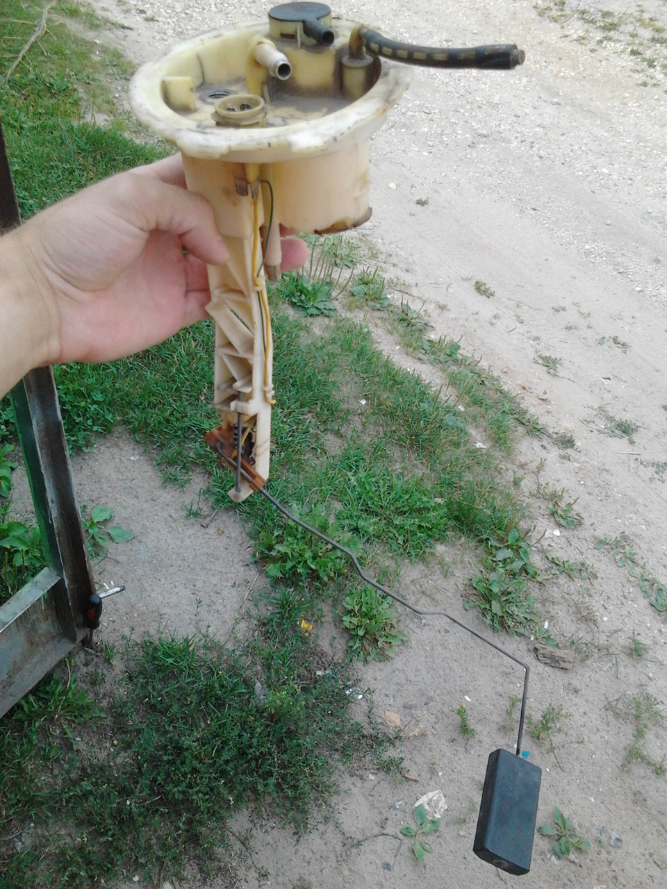 7bad14cs 960 Как восстановить датчик уровня топлива