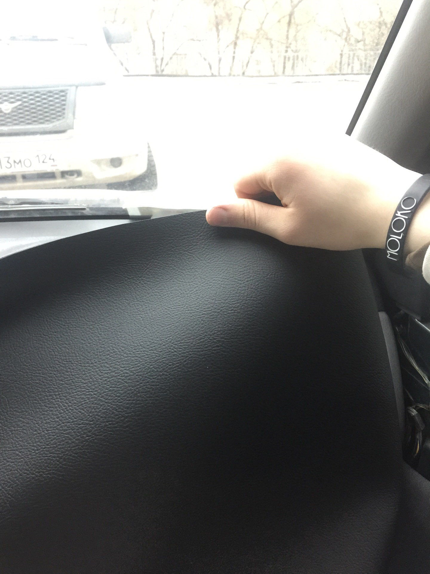 Обтянул решетку в черный цвет и купил биэластик для обтяжки салона ...