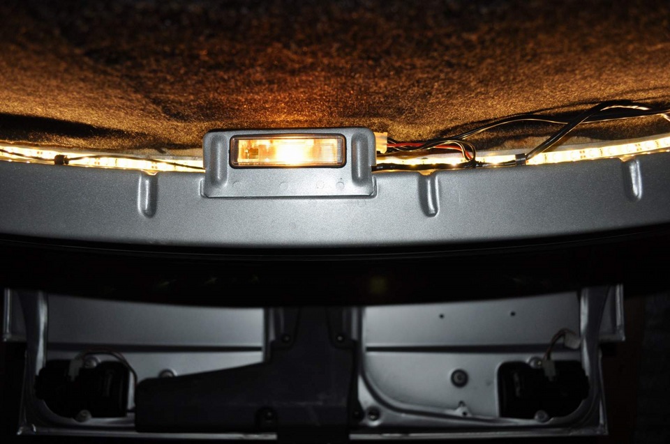 Подсветка багажника ваз. Подсветка багажника ВАЗ 2112. Плафон освещения багажника ВАЗ 2112. Провода подсветки багажника ВАЗ 2110. Подсветка багажника ВАЗ 2110.