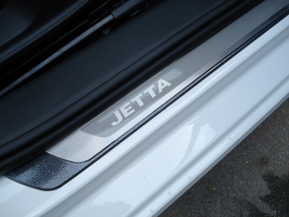 Порог джетта 6. Накладки на пороги Volkswagen Jetta 6. Накладки на пороги Фольксваген Джетта 6. Volkswagen Jetta 5 накладки на пороги. Порог Фольксваген Джетта.