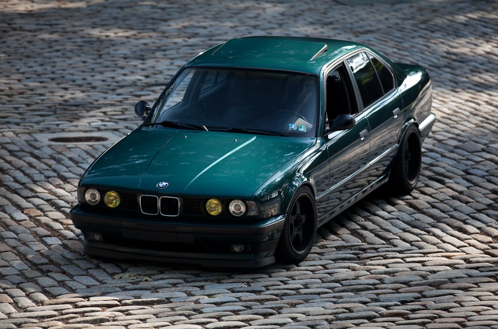 Е34 авито. БМВ e34. BMW e34 525i. BMW e34 Green. БМВ е34 зеленая.