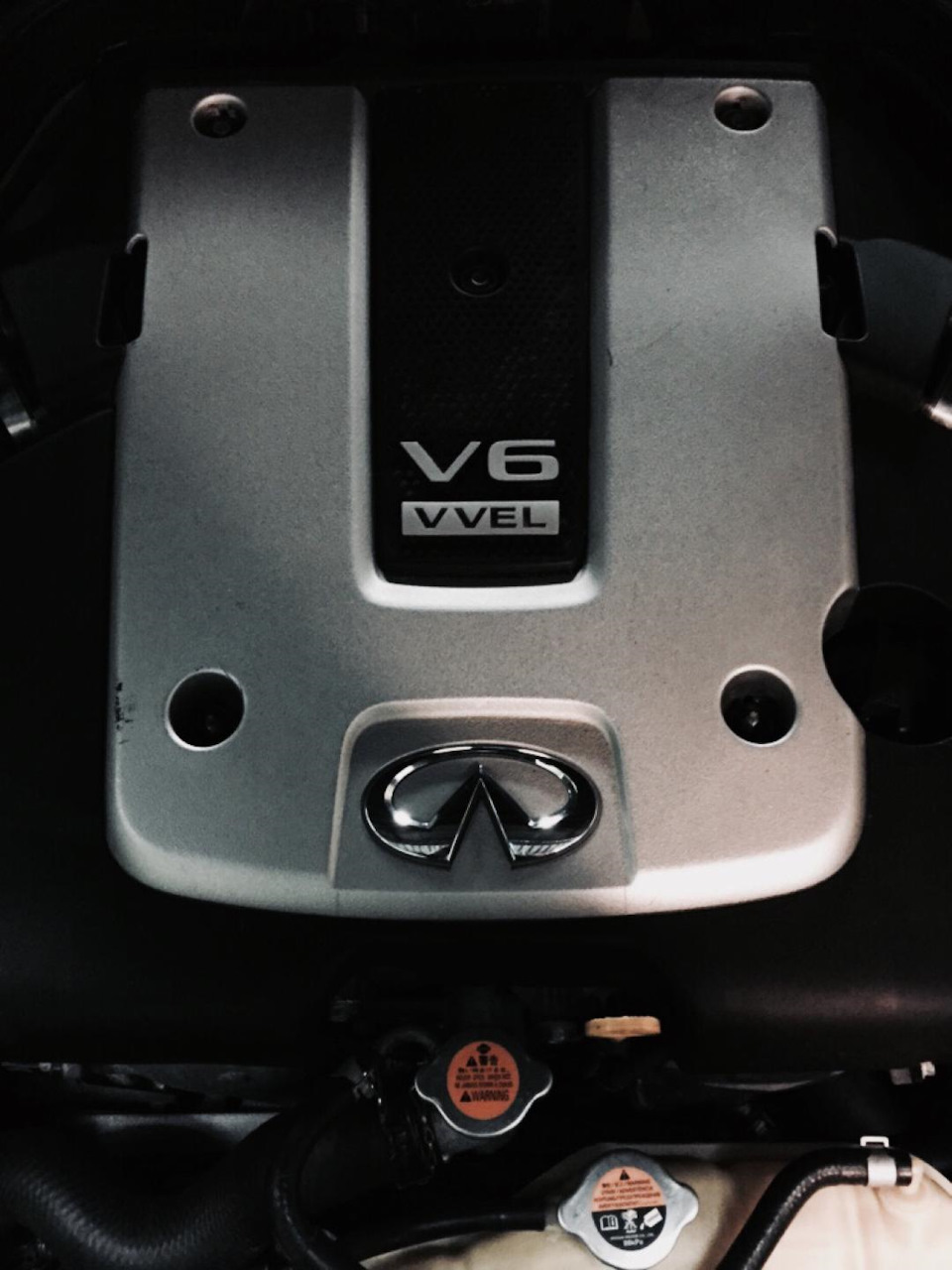 Infiniti Engine Cover (Emblem) — Infiniti G37 Coupe, 3,7 л, 2009 года