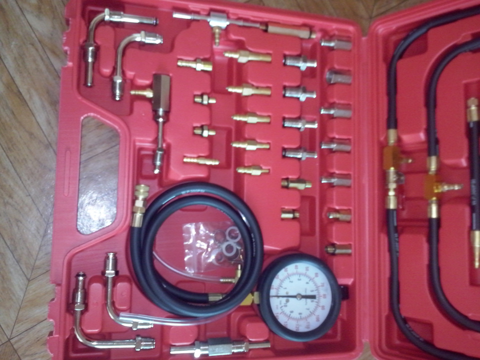 Набор для замера давления топлива. — Renault Duster (1G), 2 л, 2014 ...