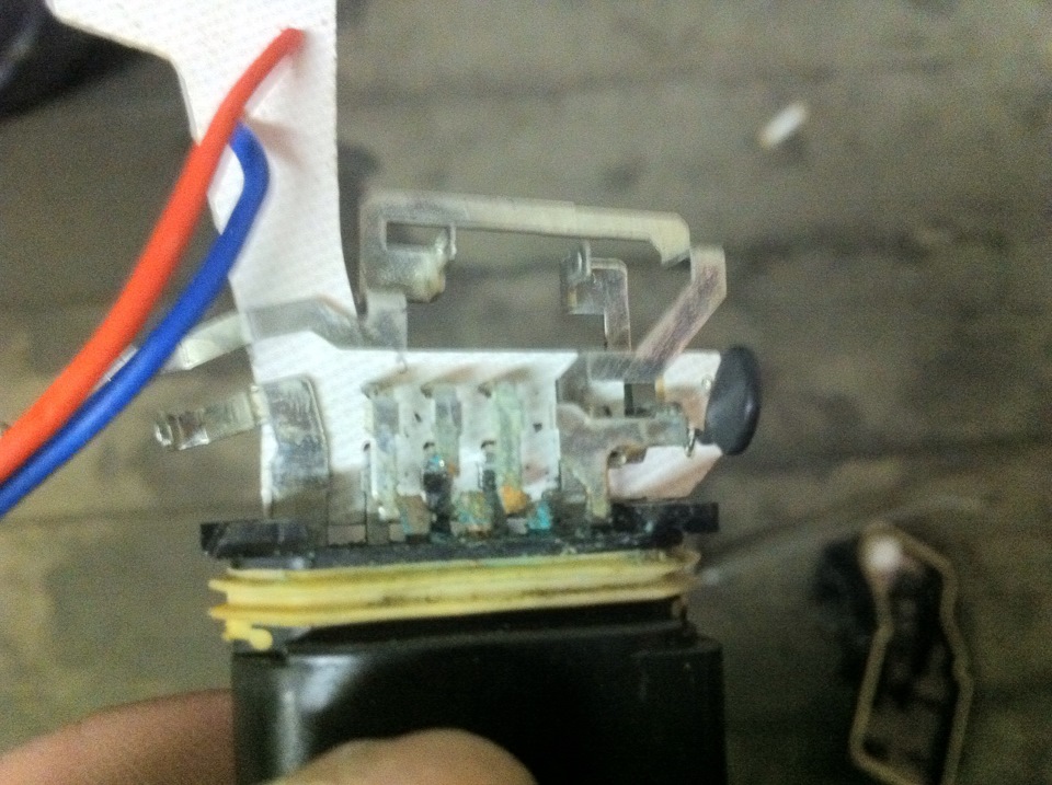 Ремонт водительского замка, окисление контактов, и обрыв цепи питания ...