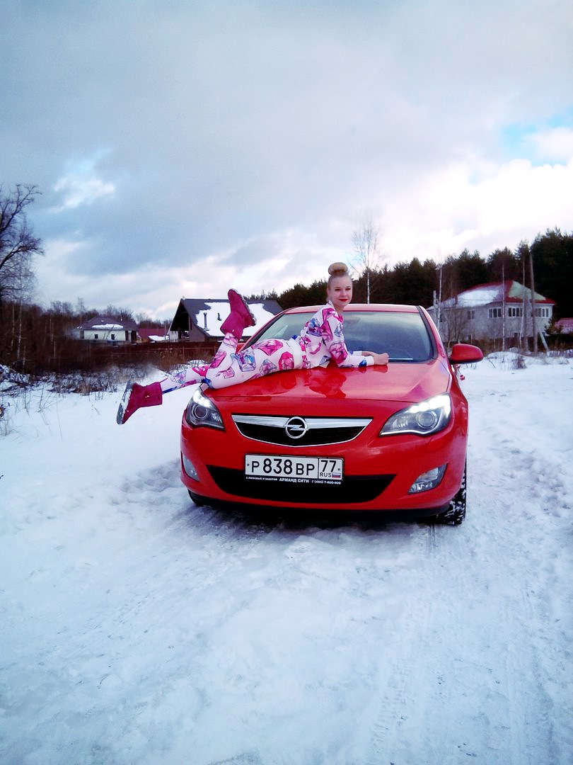 Opel Astra Red) — Сообщество «Girls & Cars» на DRIVE2