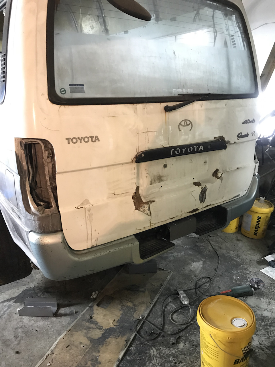 Как снять заднюю дверь в тойоту хайс Задняя дверь - Toyota HiAce (H100), 4 л, 1996 года просто так DRIVE2