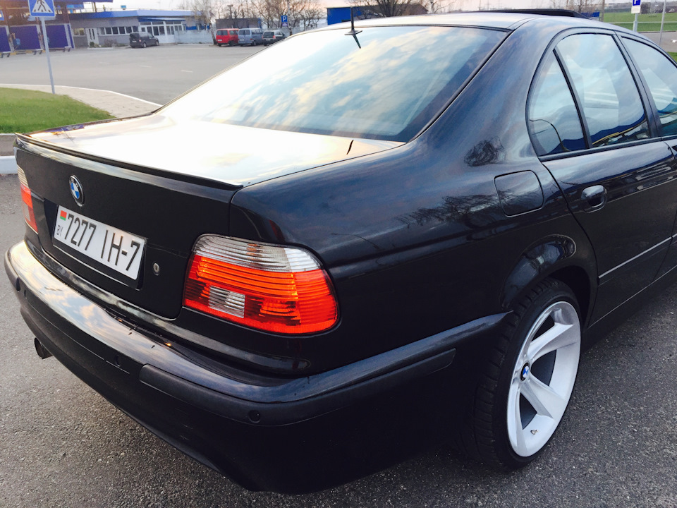 Е39 128. BMW e39 128 стиль. 128 Стиль БМВ е39. E39 128 стиль зеленая.