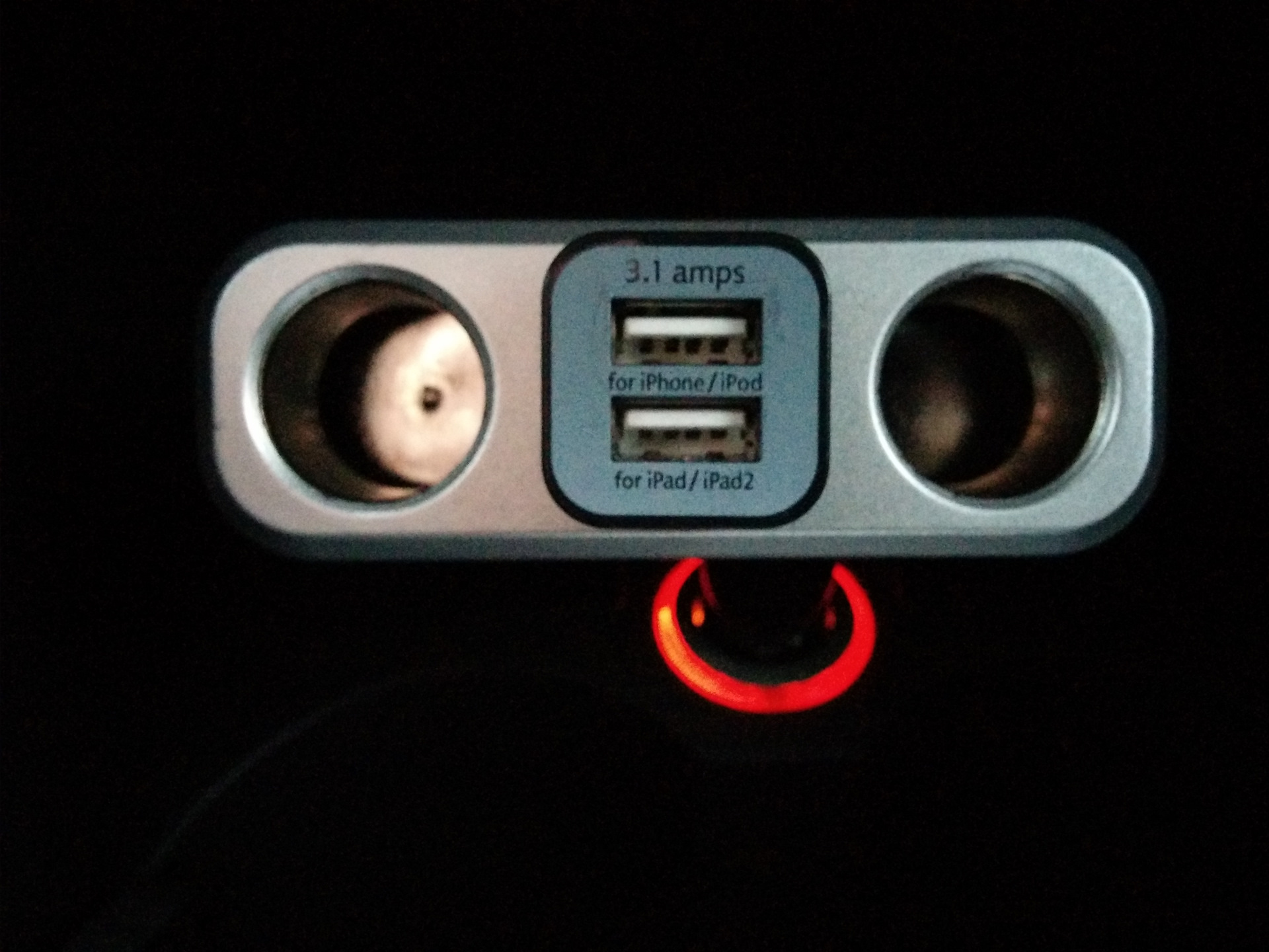 Зарядка 3 ампера. USB зарядка в VW Polo sedan. USB разъем 2 Ампера. Разветвитель USB В машину поло Медан. Дополнительные юсби разъемы и прикуриватели Дукато.