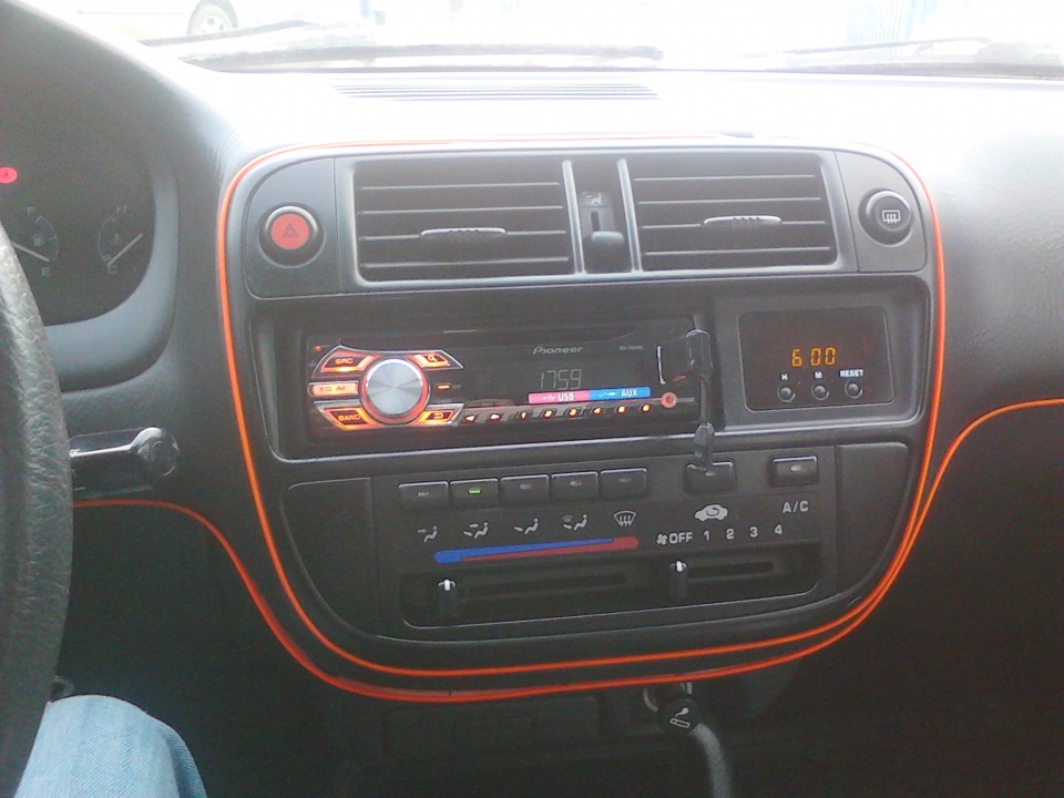Установка неоновой подсветки панели — Honda Civic Hatchback (6G), 1,5 л ...