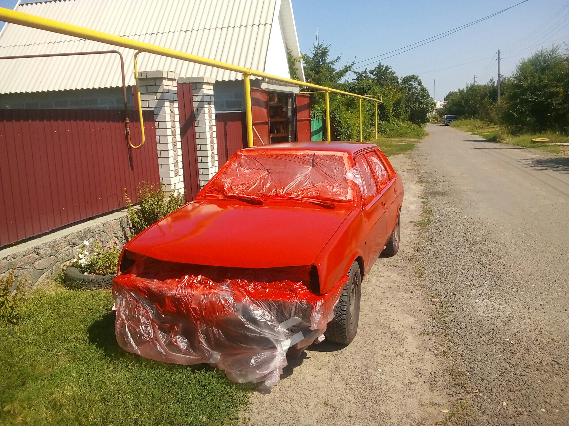 Краска для автомобиля. Перекраска машины. Покрасить дешево. Покрасить дешево. Покраска ваз 21099.