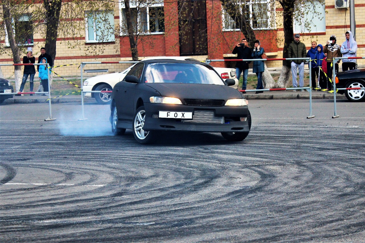 Дрифт такси. Чайзер дрифт такси. Приора дрифт. Chaser 100 Drift Taxi. Чайзер такси дрифт такси Чайзер.