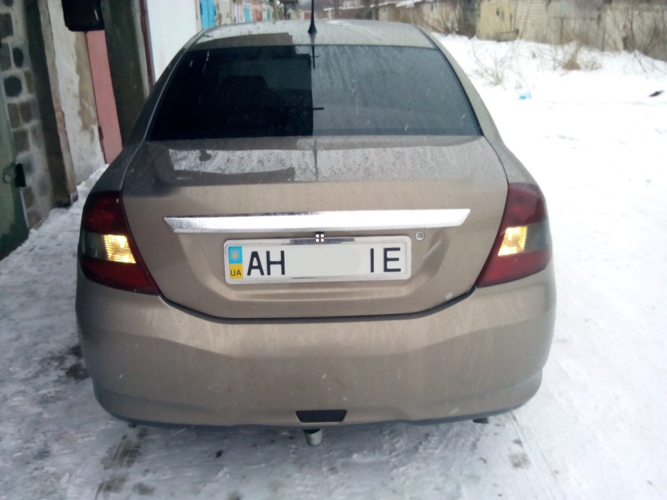 Камера заднего вида и подиумы под овалы — Chery Elara, 1,5 л, 2013 года ...