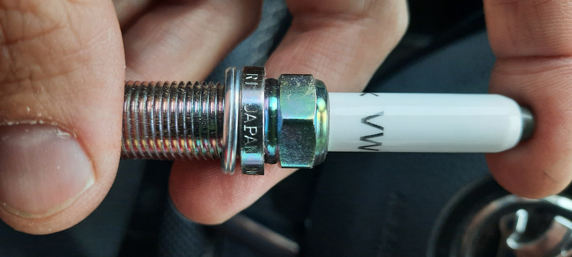 Свеча 06K905601B — Skoda Octavia A7 Mk3, 1,8 л, 2020 года | расходники ...