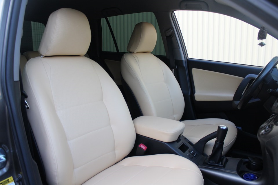 Пошив каркасных чехлов и перетяжка дверных вставок в светлых тонах из ...