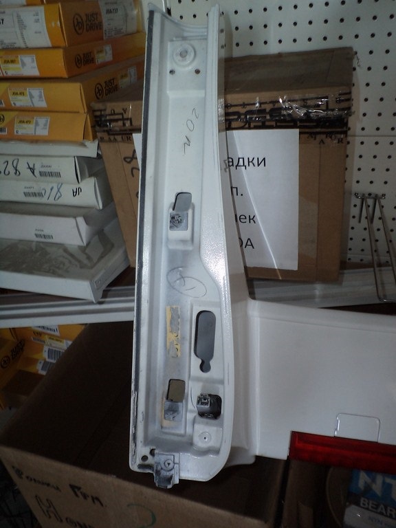 Как крепить спойлер? помогите — Honda HR-V (1G), 1,6 л, 2001 года ...