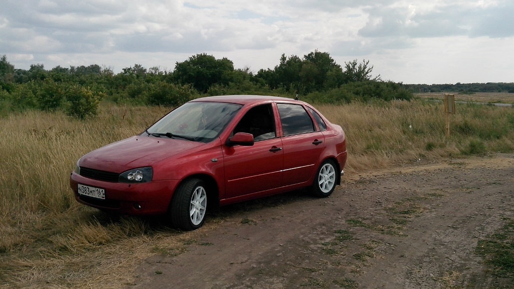 Lada Kalina 2008 красная