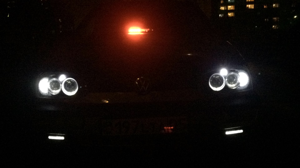 Фары Глаза Ангела + Ксенон 8000k — Volkswagen Golf Mk3, 1,8 л, 1993 ...