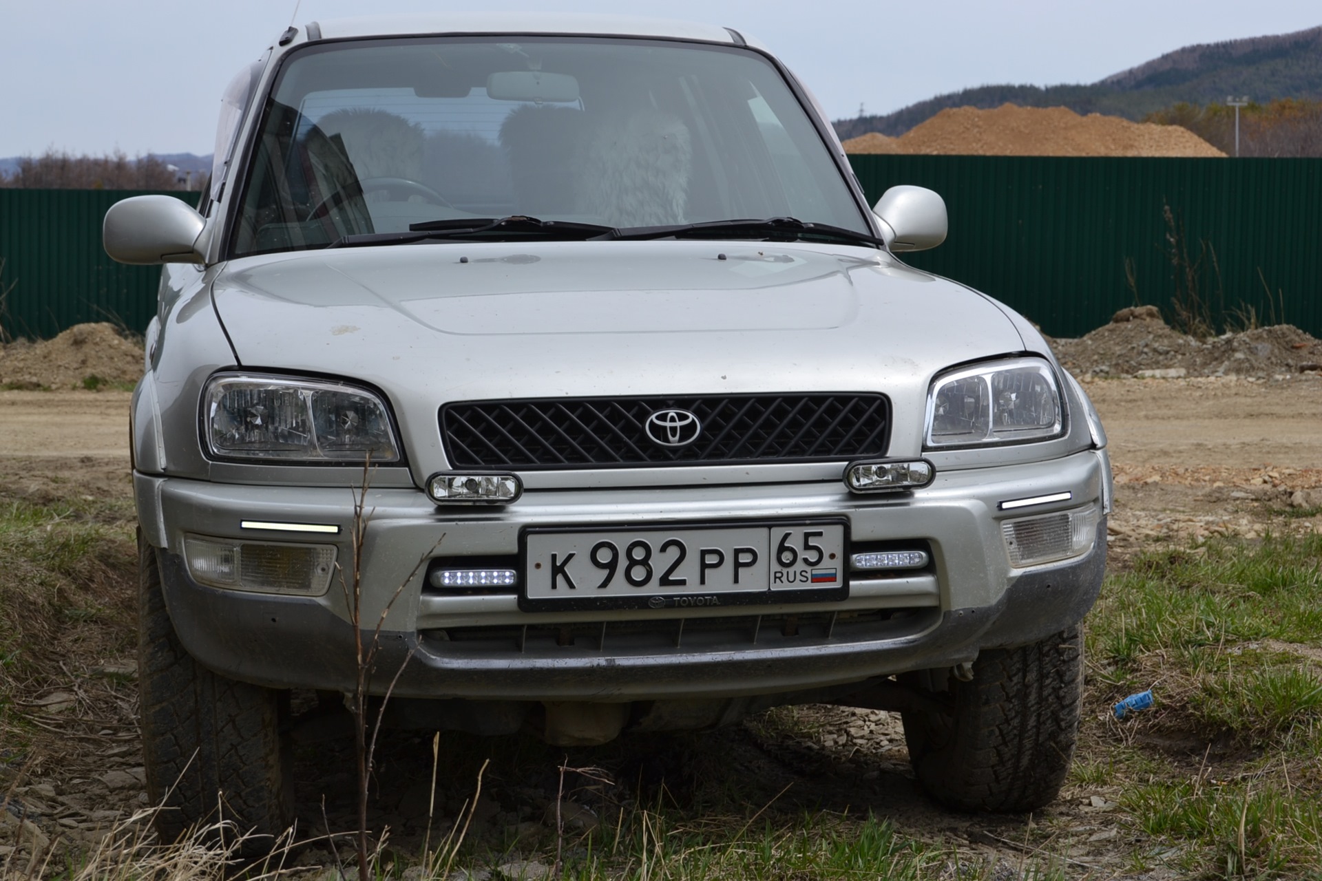 Rav4 1998. Рав 4 1998. Toyota rav4 1998. RAV 4 1998 года. Тойота rav4 1998 года.